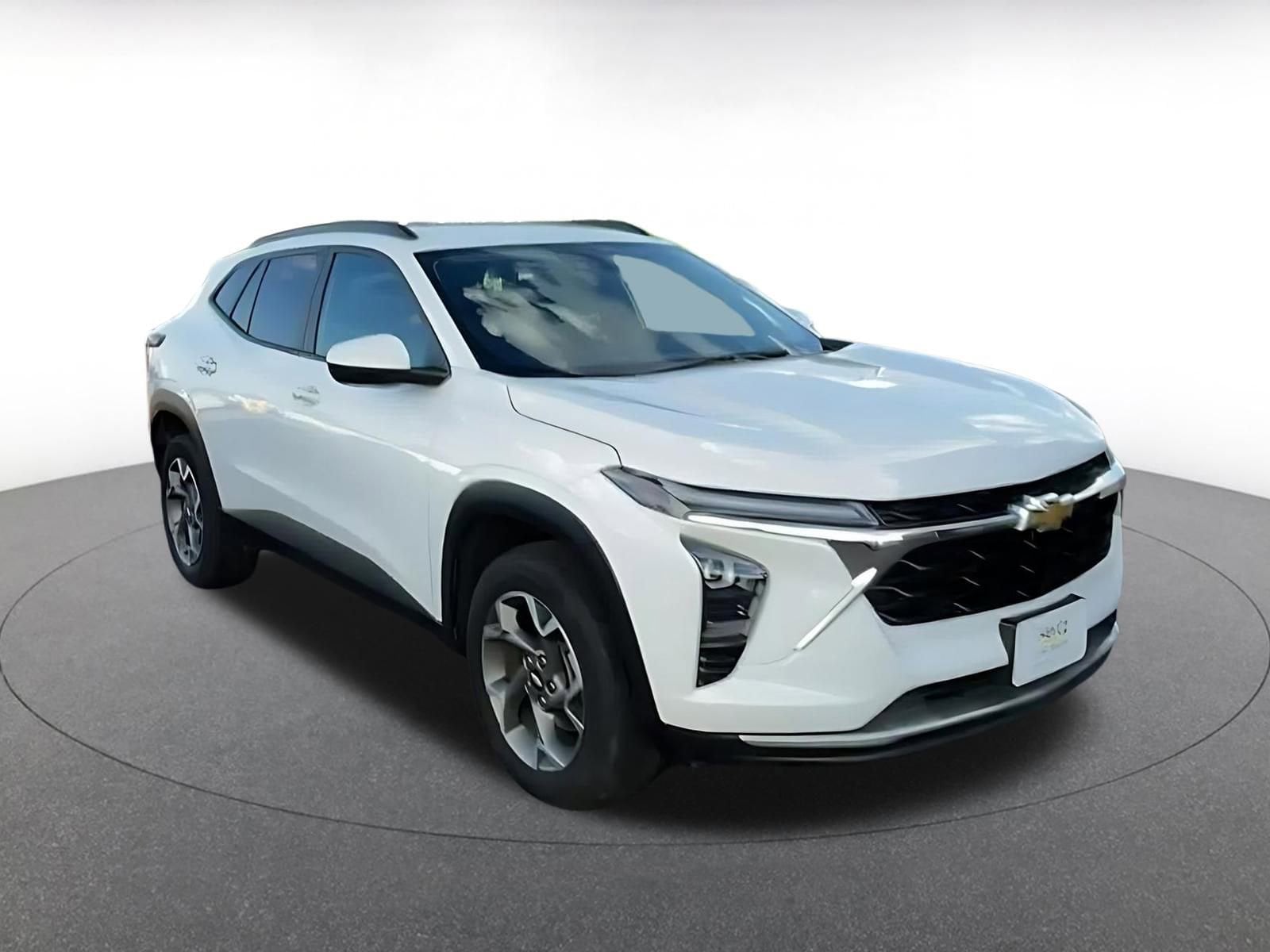 Thumbnail: 2025 Chevrolet Trax - 3