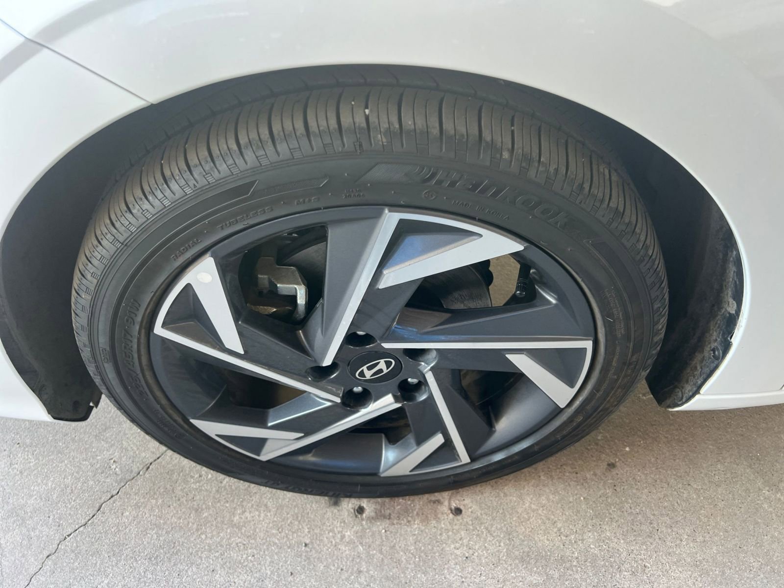 Thumbnail: 2025 Hyundai Elantra - 30