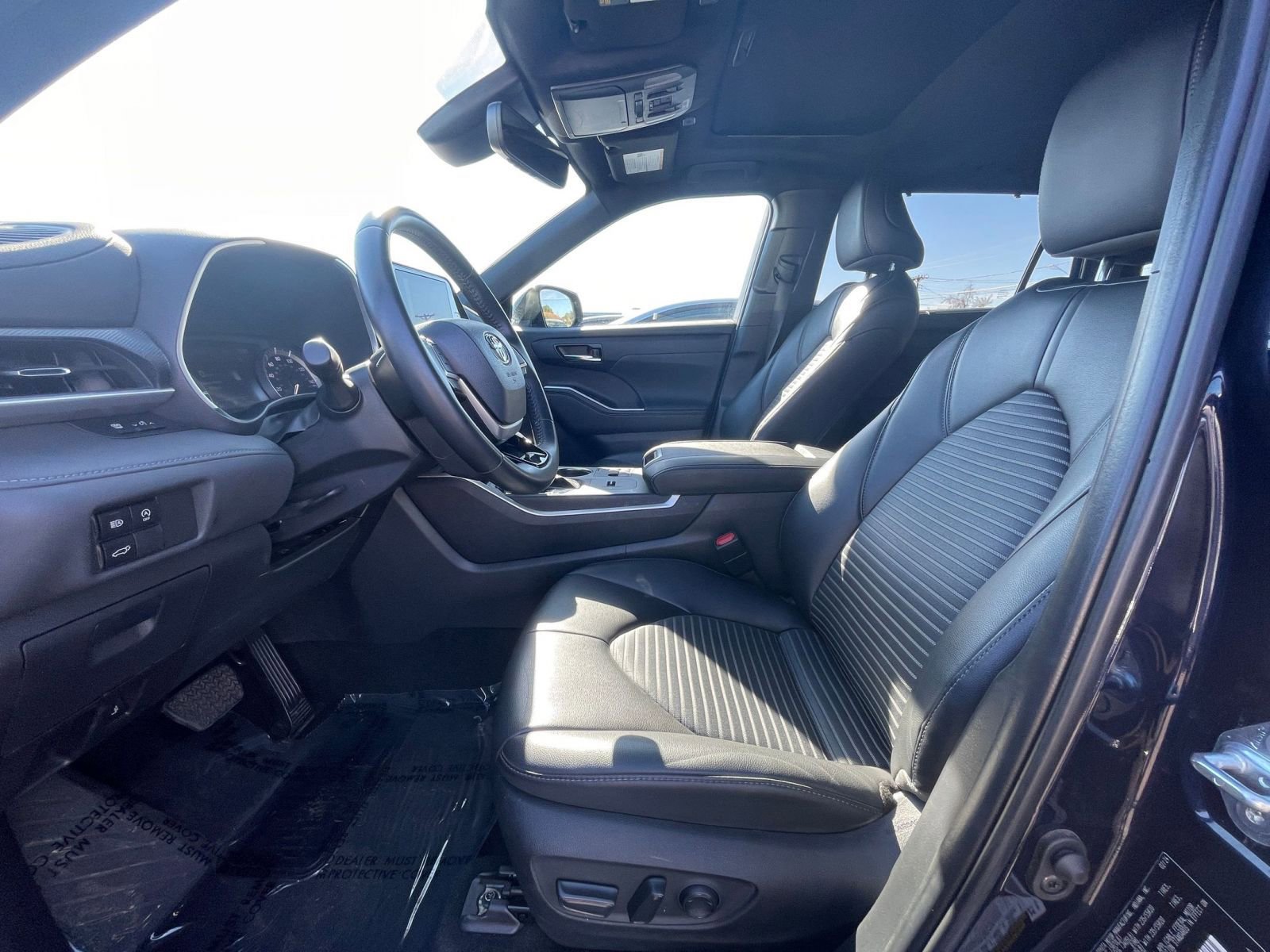 Thumbnail: 2024 Toyota Highlander - 27