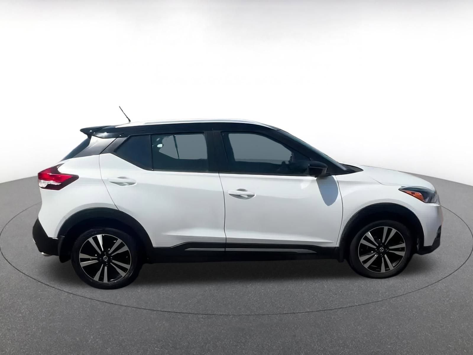 Thumbnail: 2020 Nissan Kicks - 16