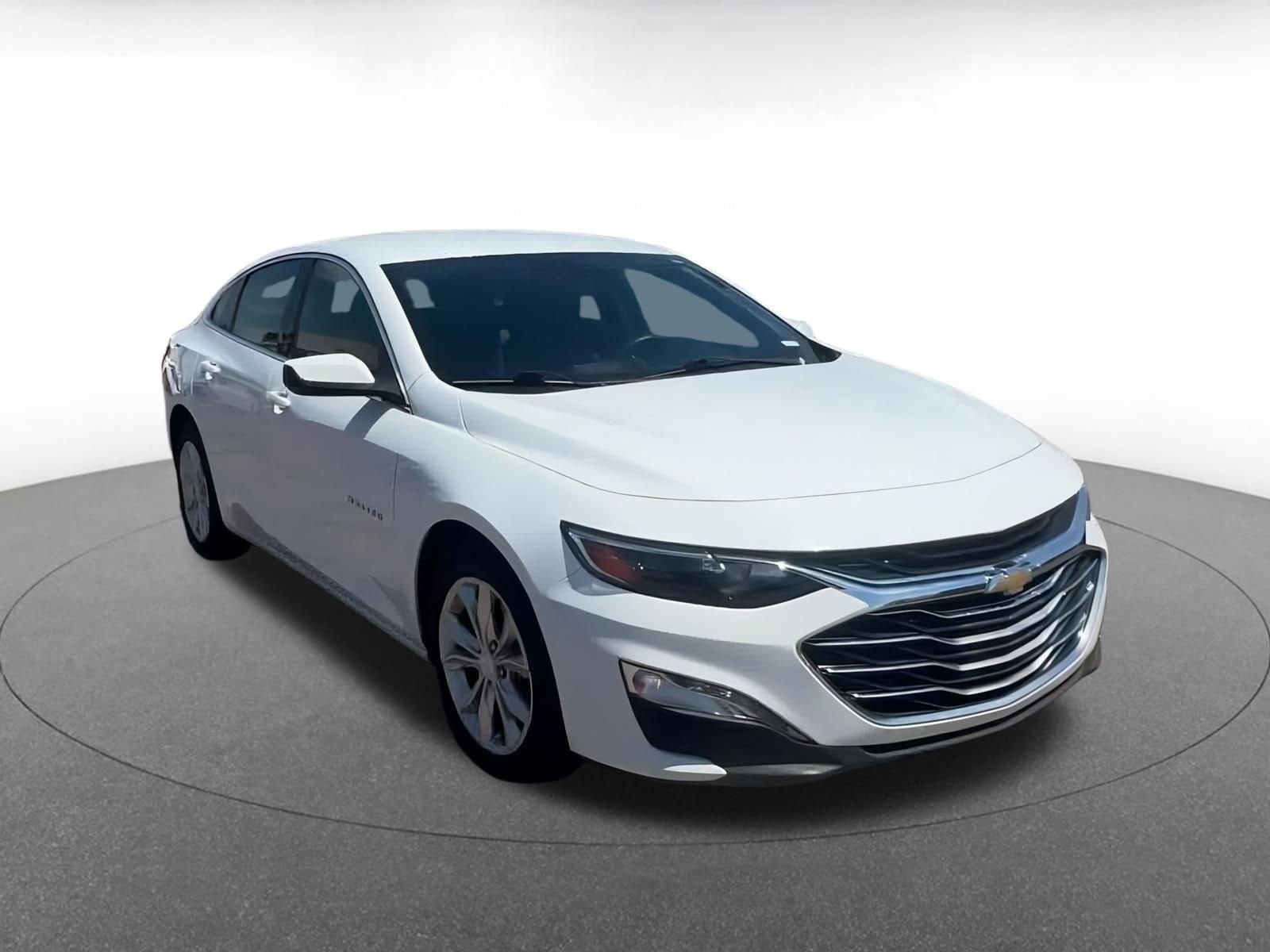 Thumbnail: 2023 Chevrolet Malibu - 3