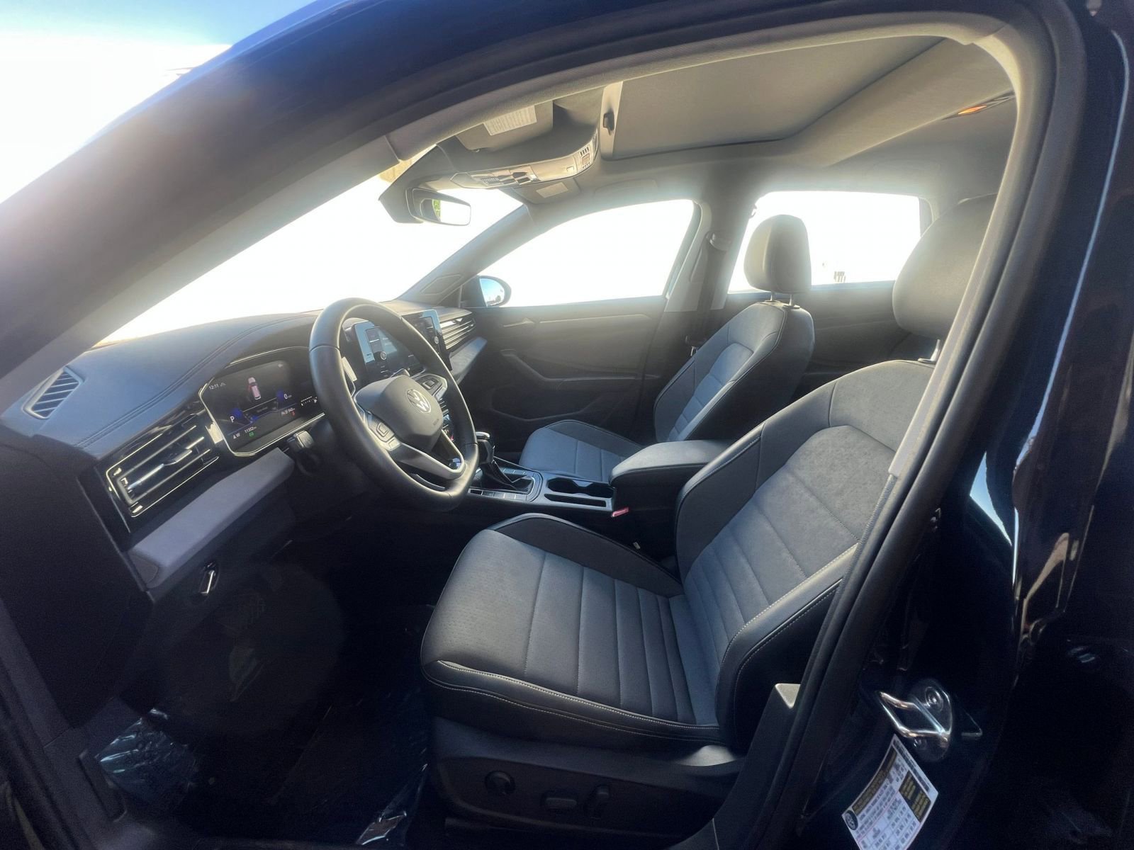 Thumbnail: 2025 Volkswagen Jetta - 27