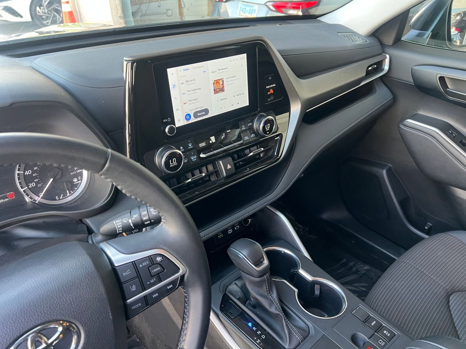 Thumbnail: 2025 Toyota Highlander - 21