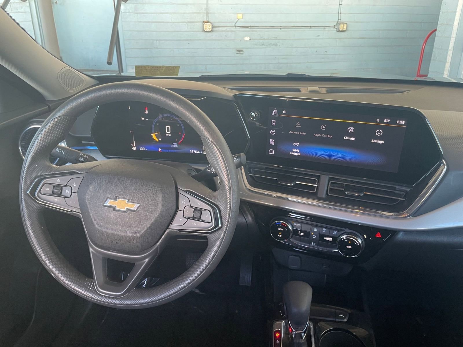 Thumbnail: 2025 Chevrolet Trax - 32