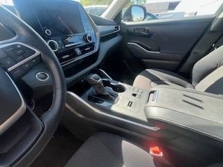 Thumbnail: 2025 Toyota Highlander - 16