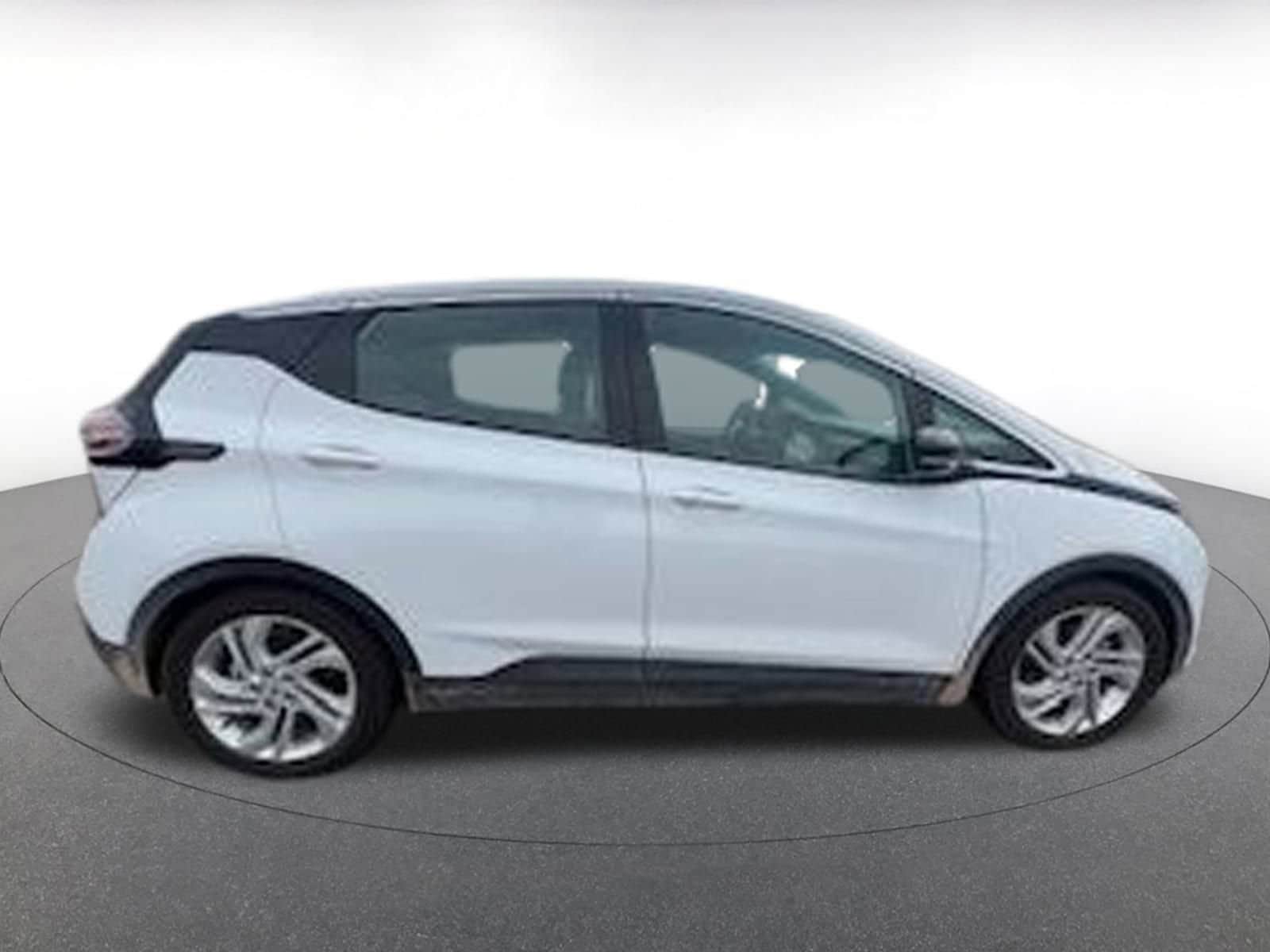 Thumbnail: 2023 Chevrolet Bolt EV - 9