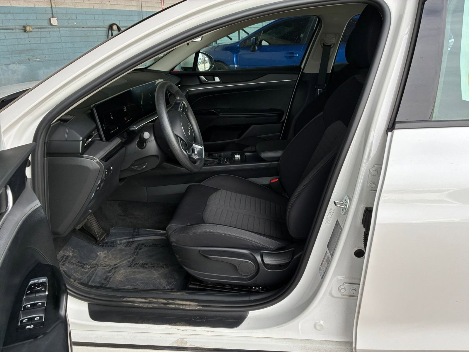 Thumbnail: 2025 Kia K5 - 27