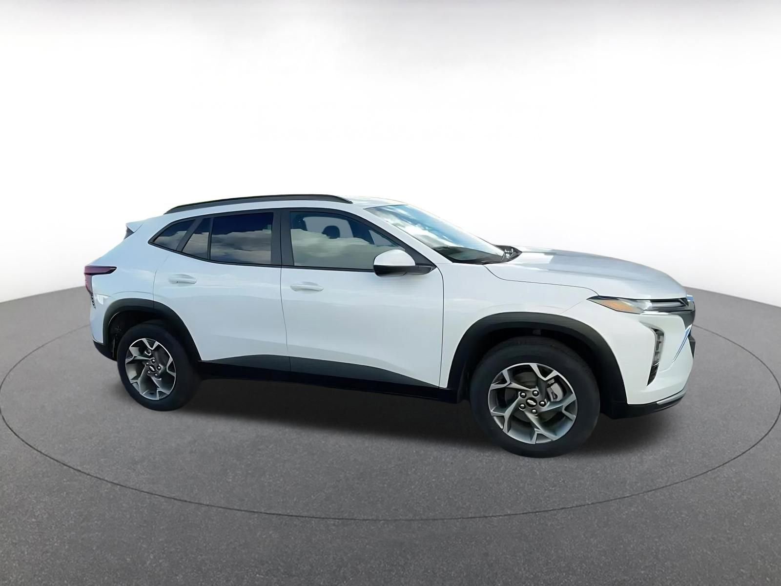 Thumbnail: 2025 Chevrolet Trax - 2