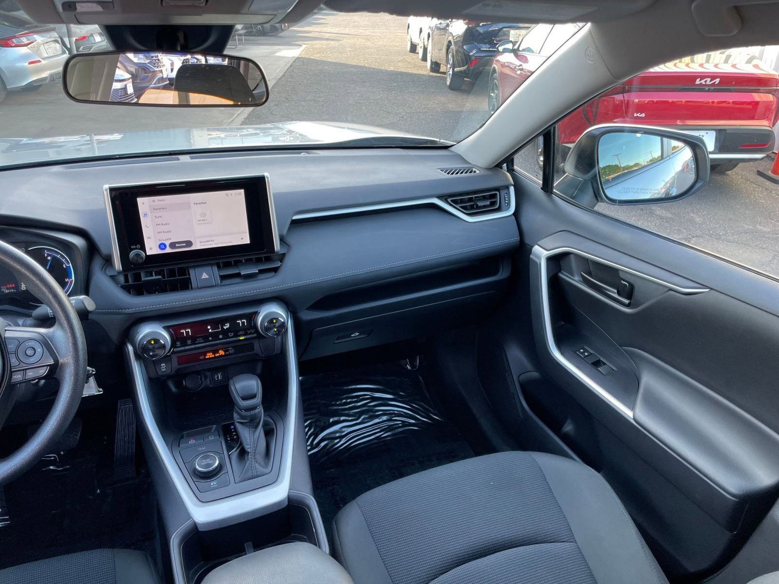 Thumbnail: 2025 Toyota RAV4 - 34