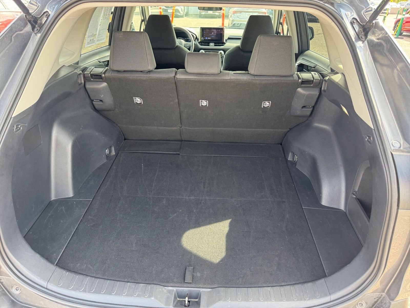 Thumbnail: 2025 Toyota RAV4 - 28