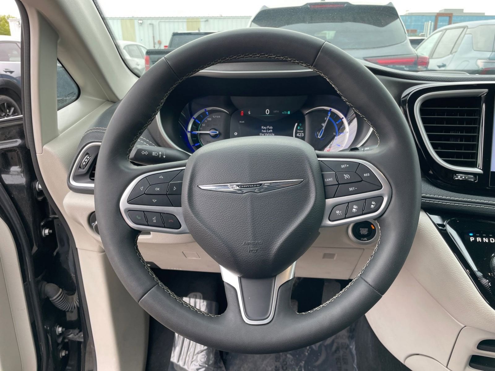 Thumbnail: 2023 Chrysler Pacifica - 30