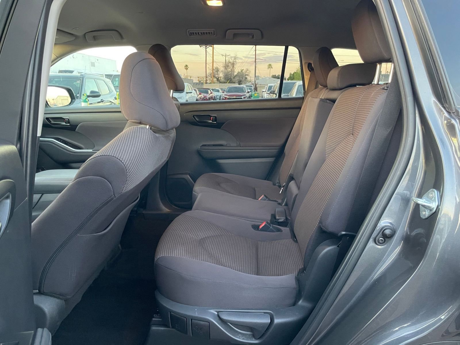 Thumbnail: 2025 Toyota Highlander - 28