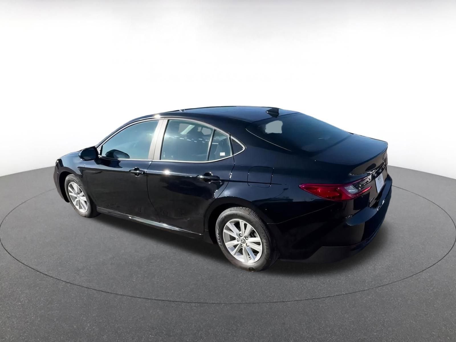 Thumbnail: 2025 Toyota Camry - 10