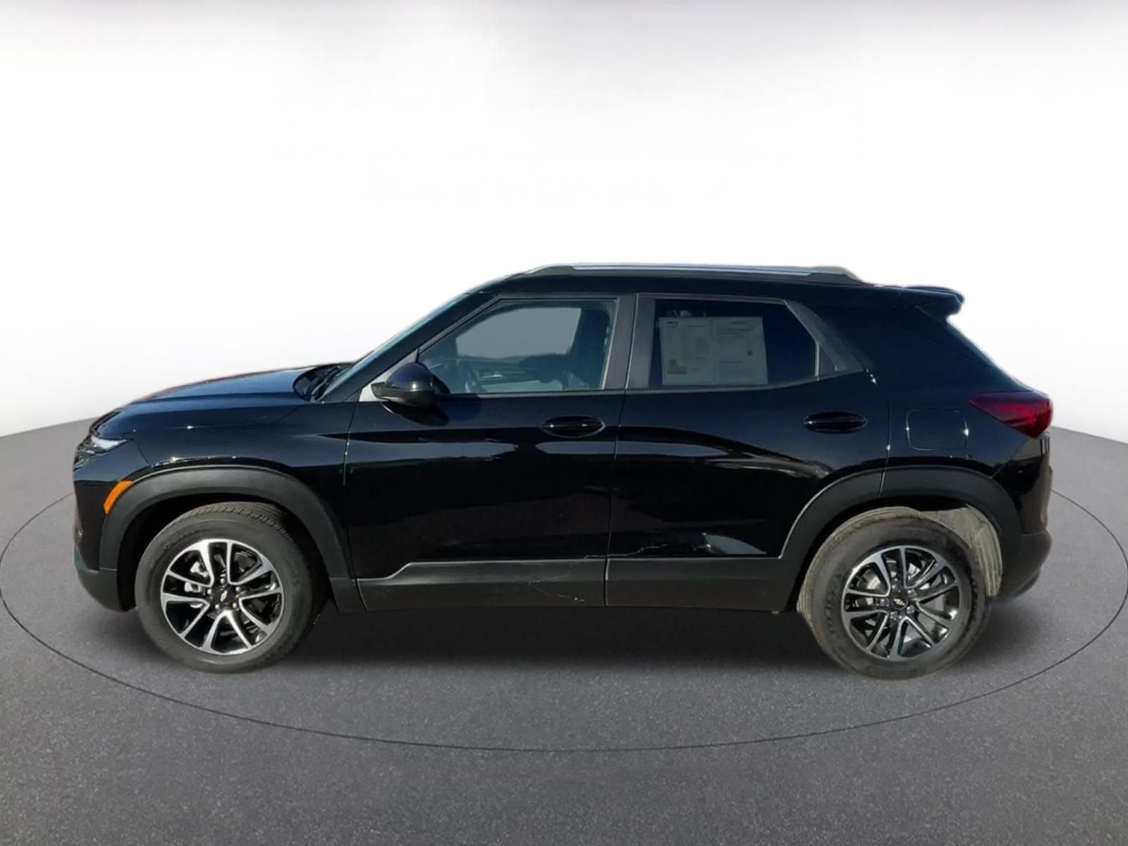 Thumbnail: 2025 Chevrolet TrailBlazer - 9