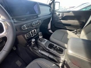 Thumbnail: 2025 Jeep Wrangler - 15