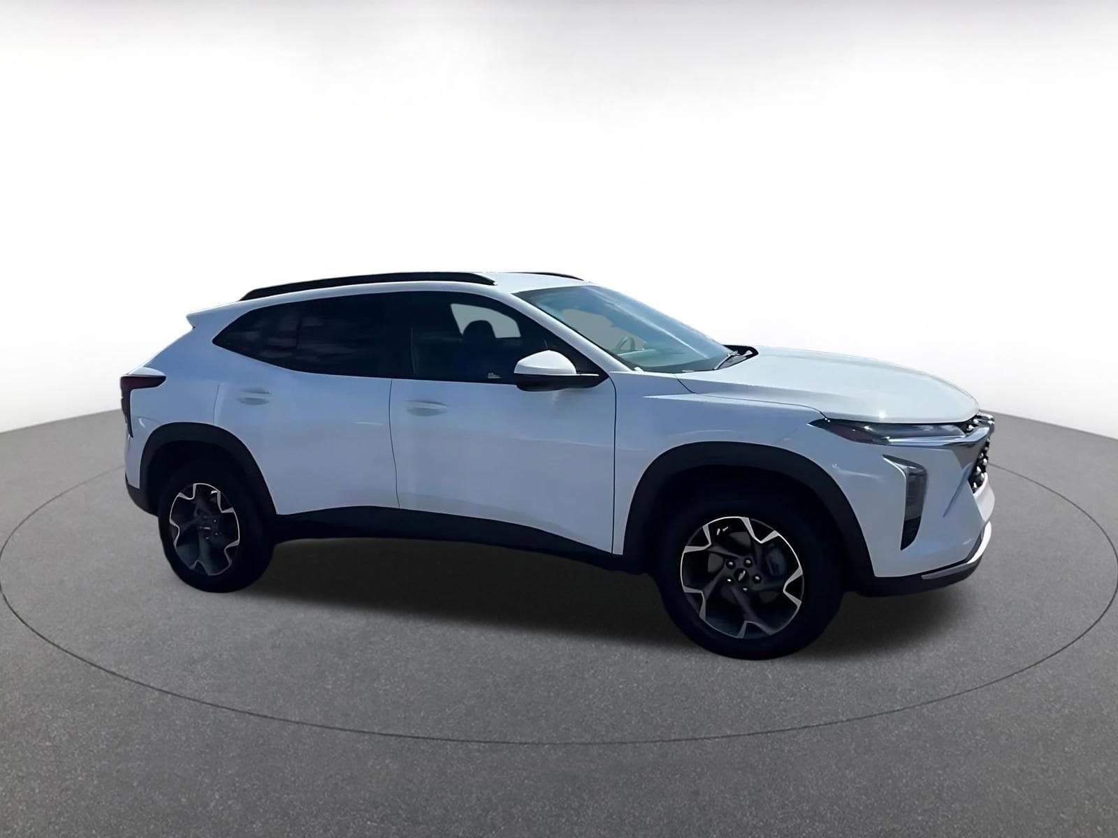 Thumbnail: 2025 Chevrolet Trax - 2