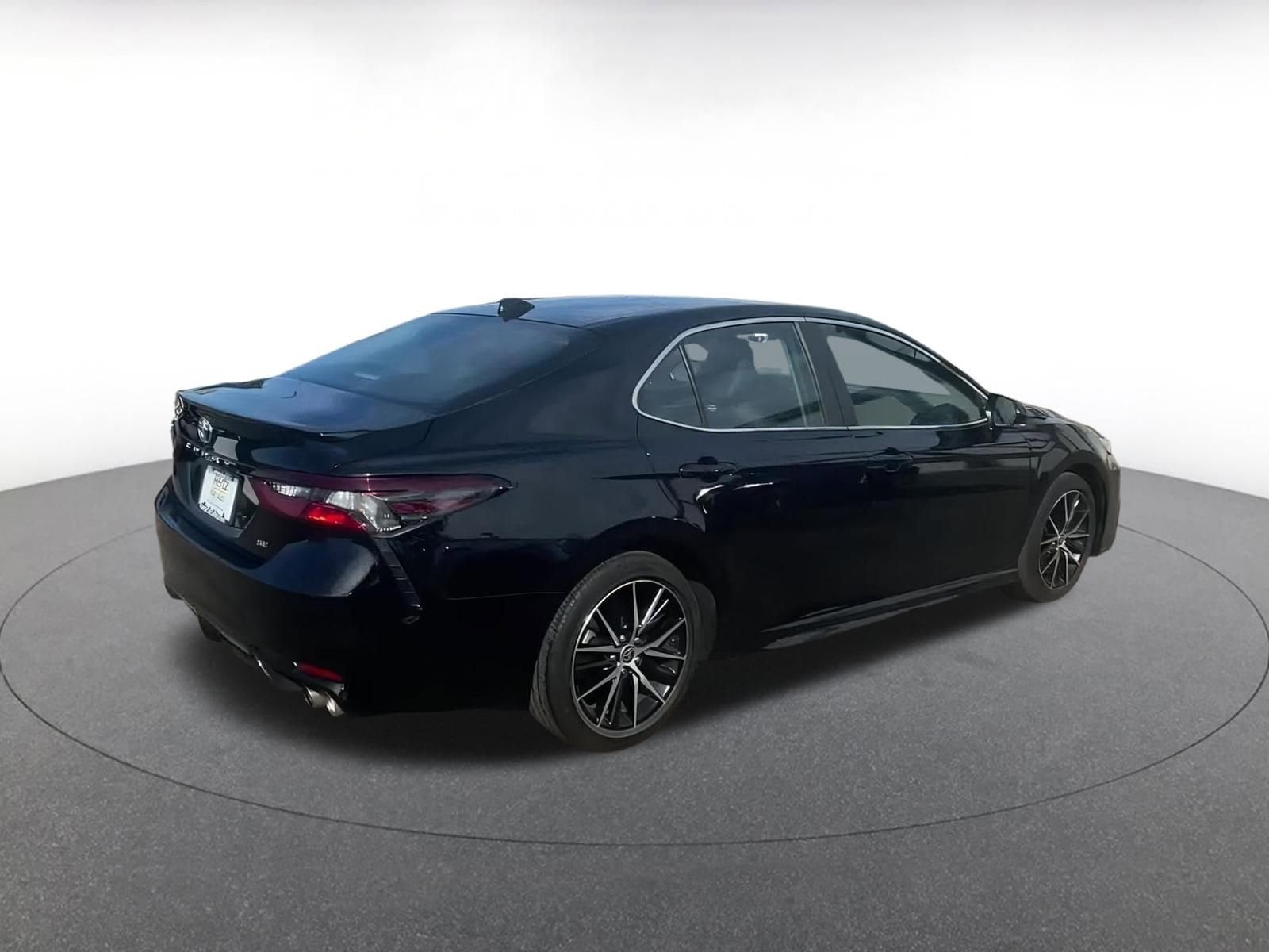 Thumbnail: 2024 Toyota Camry - 14