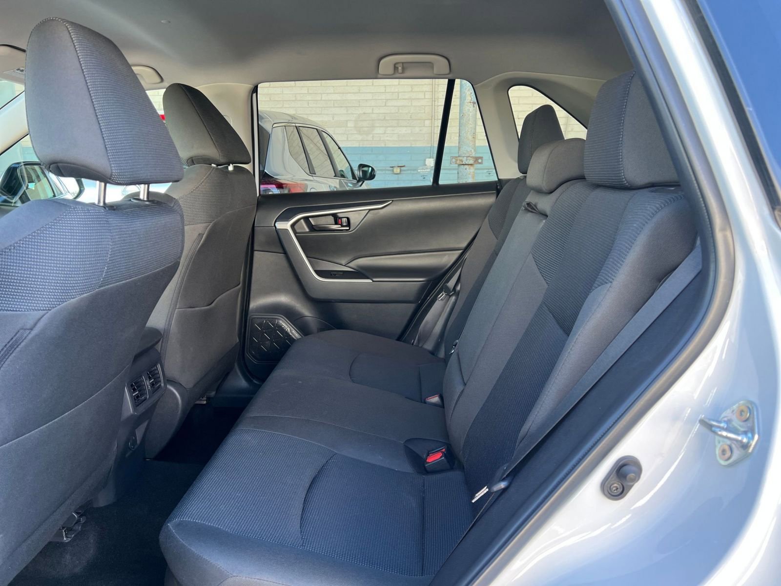 Thumbnail: 2025 Toyota RAV4 - 25