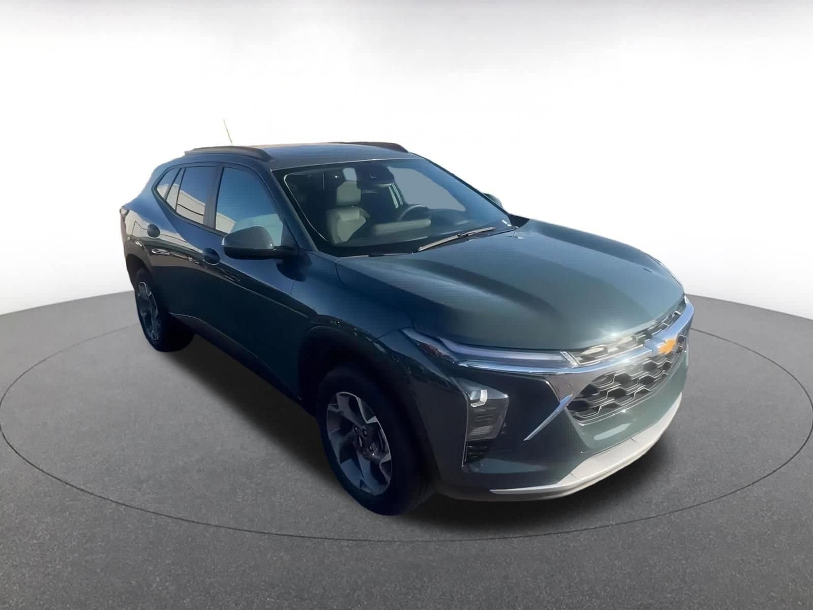 Thumbnail: 2025 Chevrolet Trax - 3