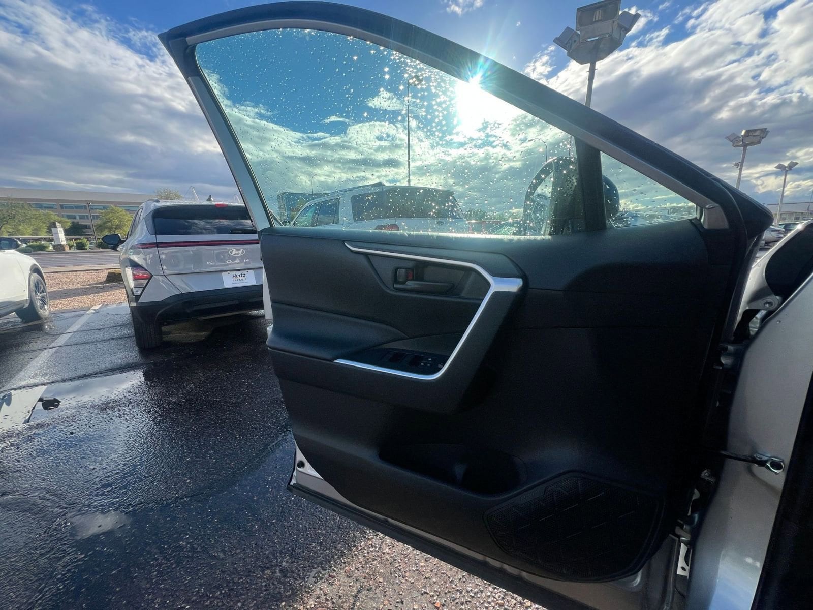 Thumbnail: 2025 Toyota RAV4 - 20