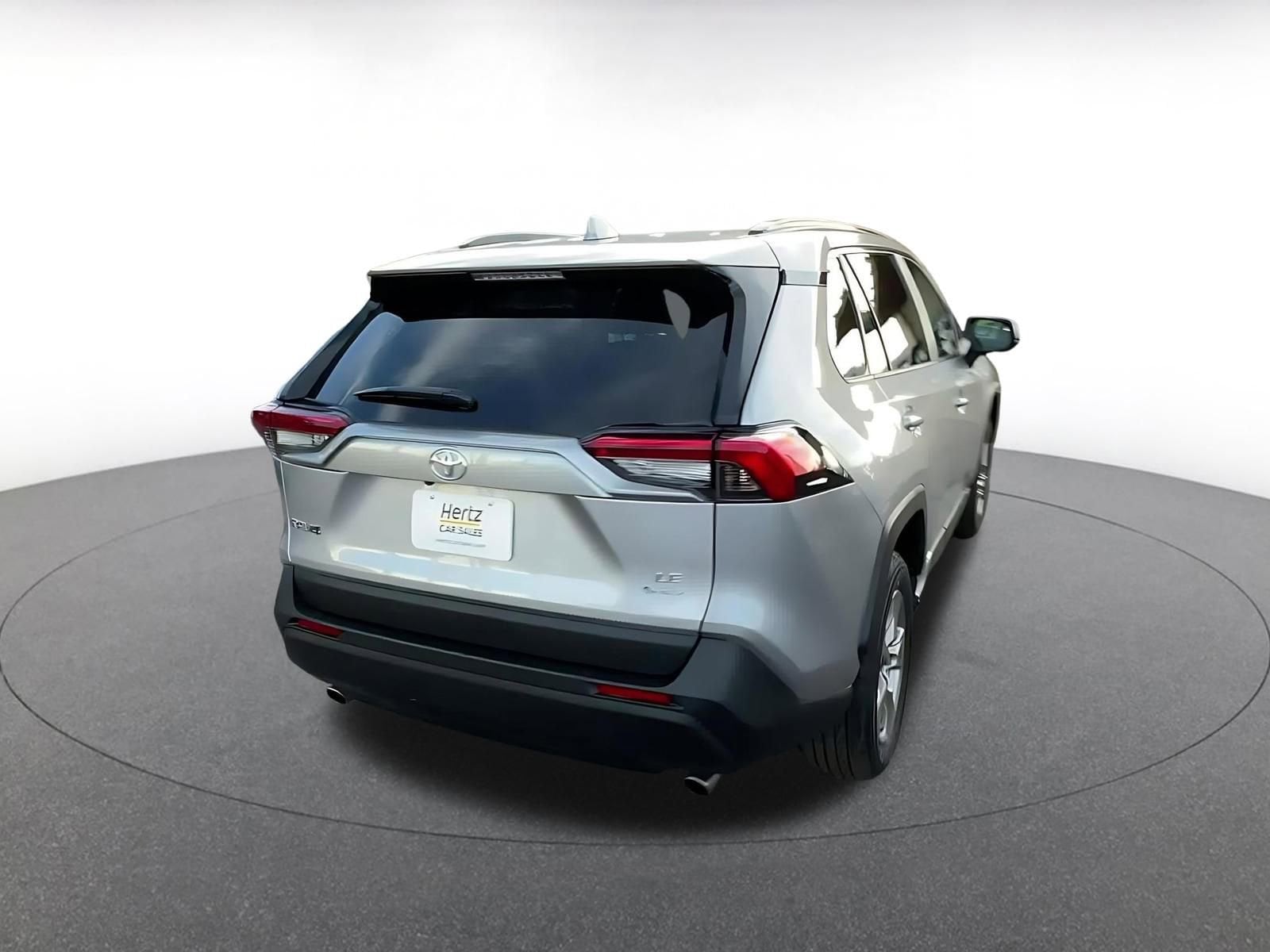 Thumbnail: 2025 Toyota RAV4 - 15