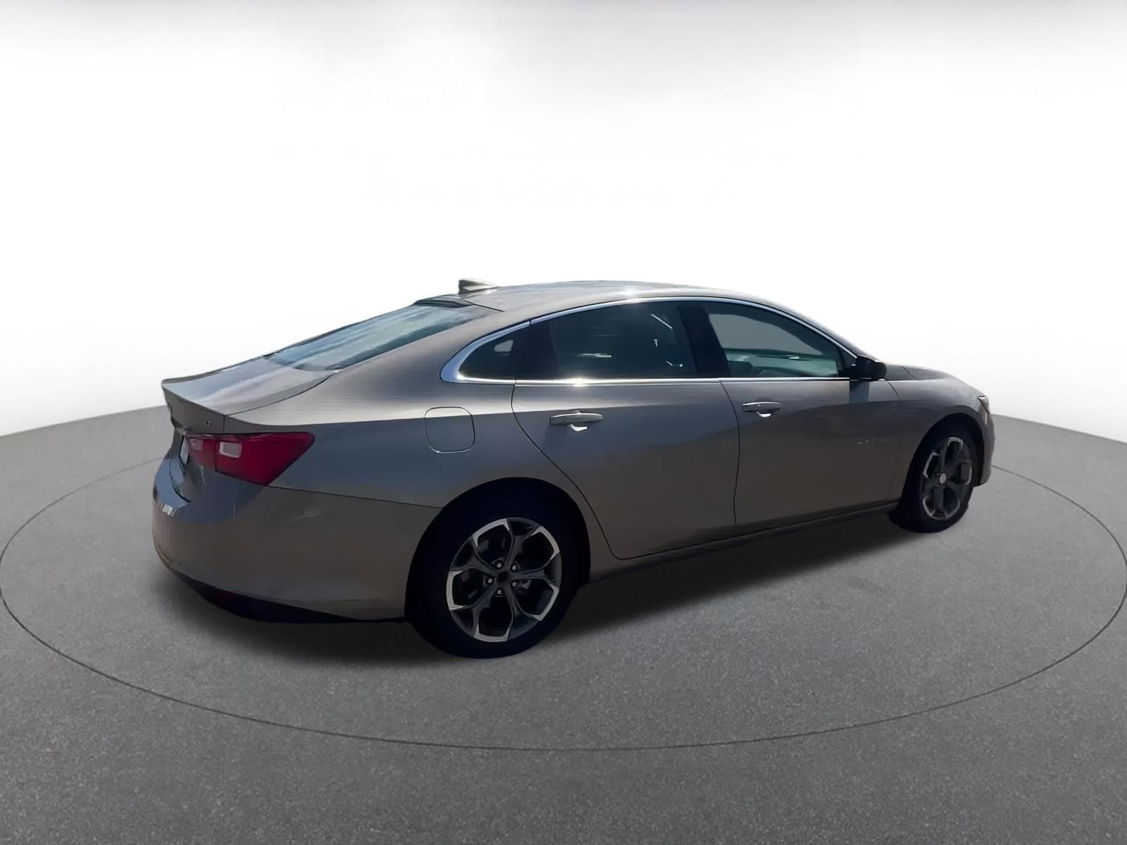 Thumbnail: 2023 Chevrolet Malibu - 14