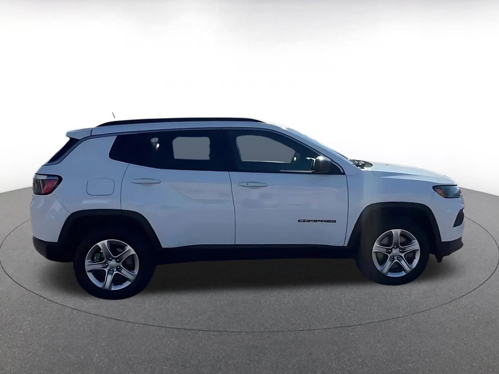 Thumbnail: 2023 Jeep Compass - 16