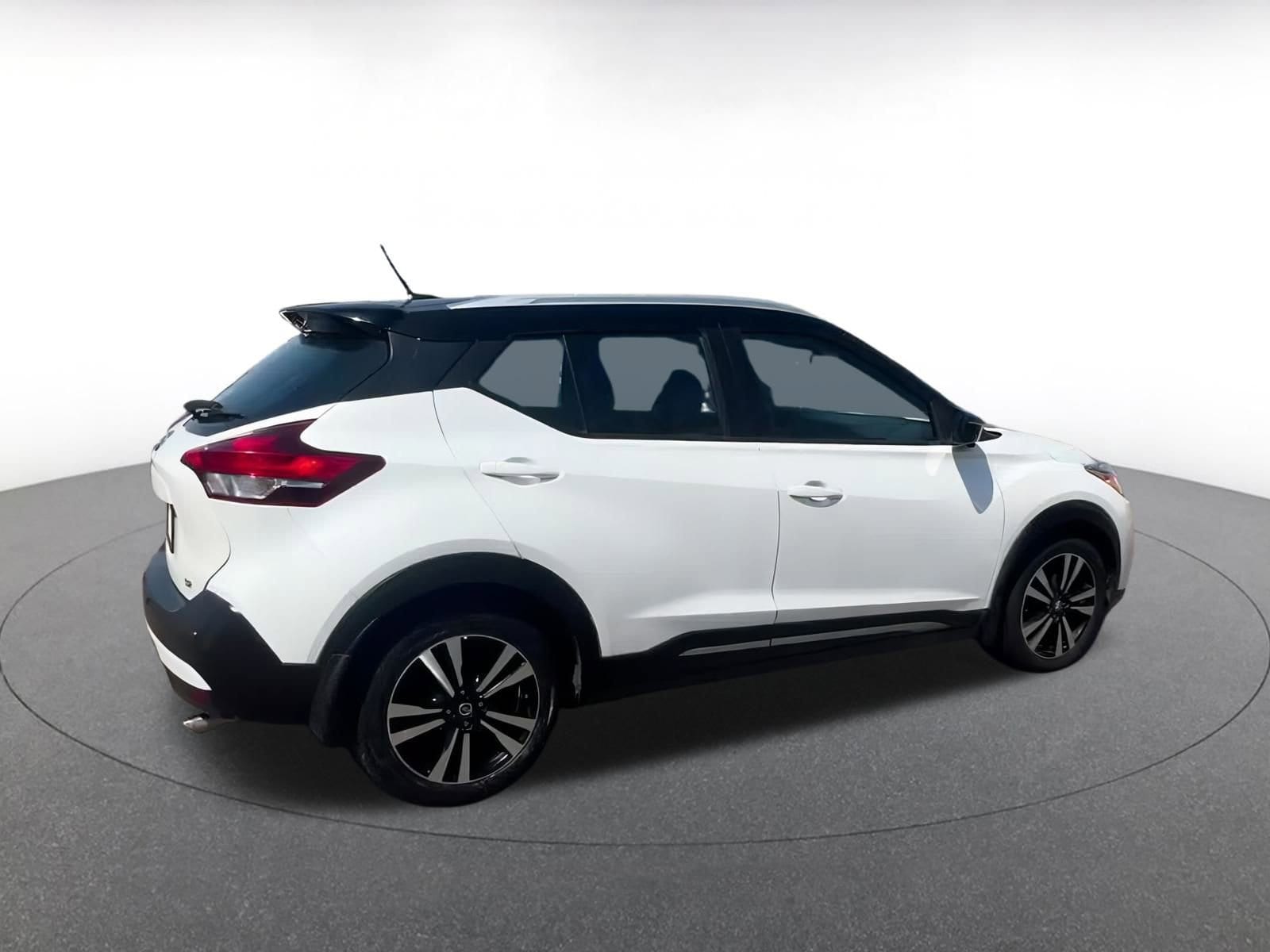 Thumbnail: 2020 Nissan Kicks - 15