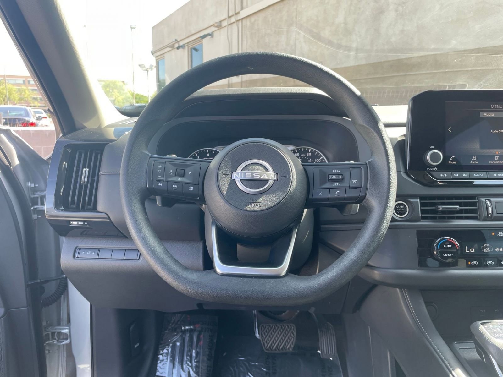 2024 Nissan Pathfinder S 27