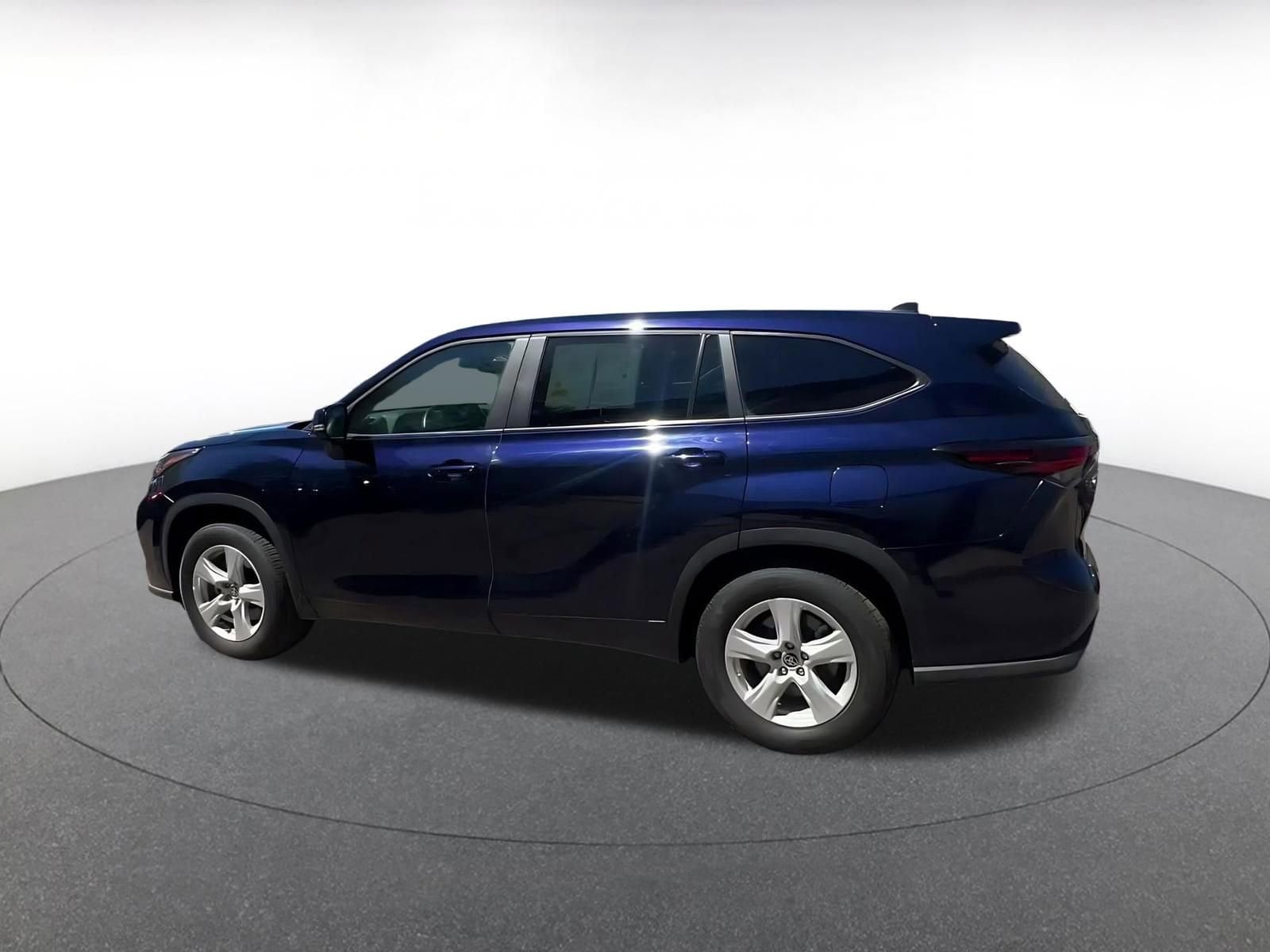 Thumbnail: 2025 Toyota Highlander - 10