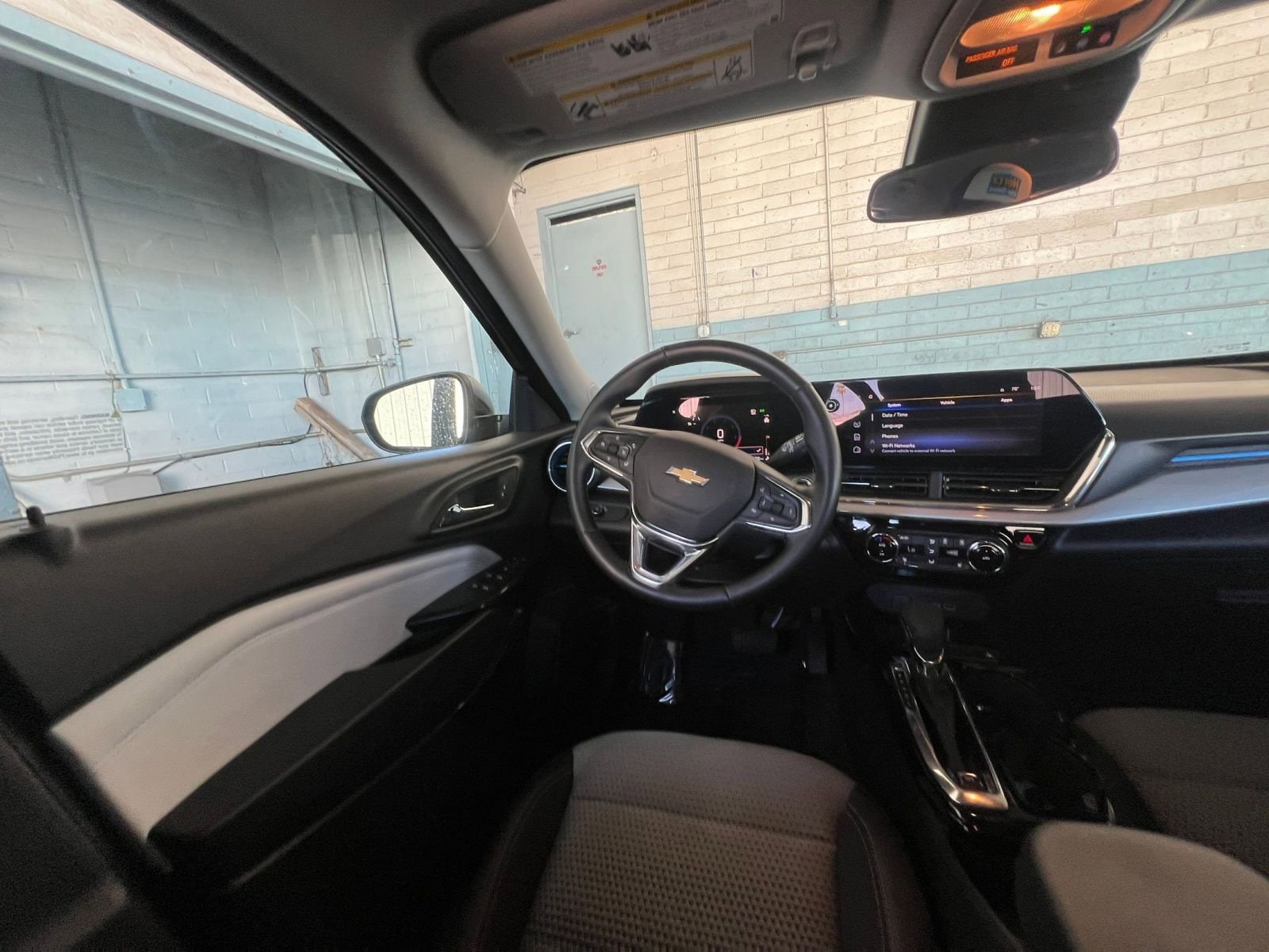 Thumbnail: 2025 Chevrolet Trax - 34