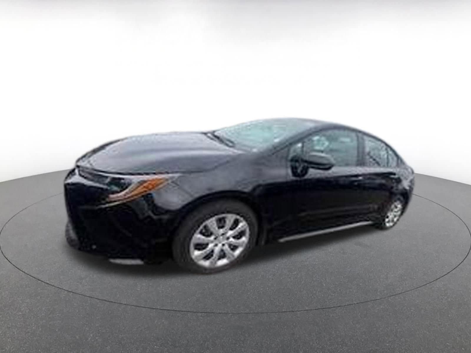 Thumbnail: 2025 Toyota Corolla - 3