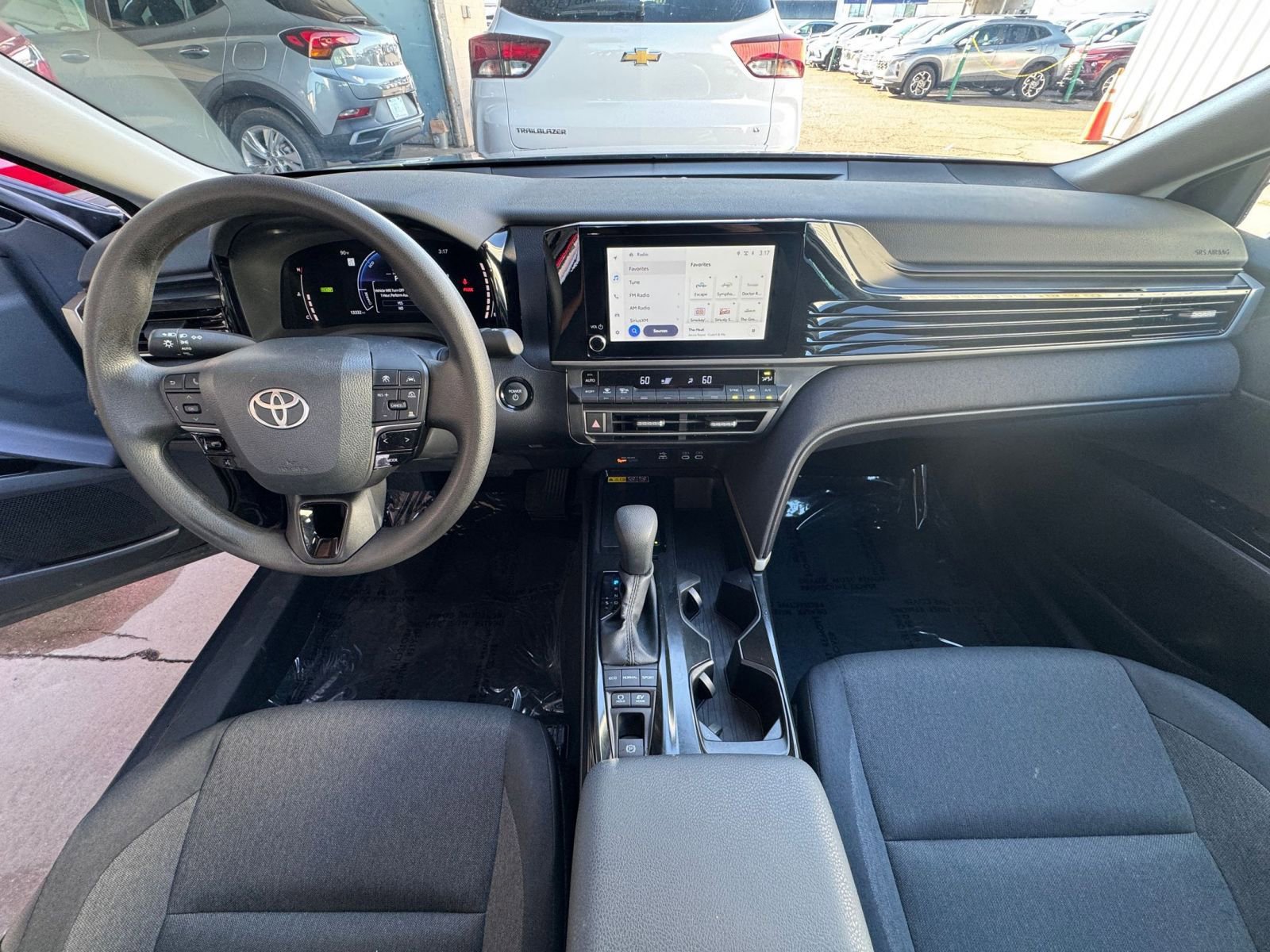 Thumbnail: 2025 Toyota Camry - 32