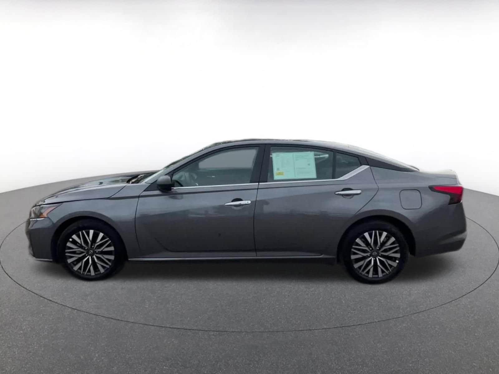 Thumbnail: 2025 Nissan Altima - 9