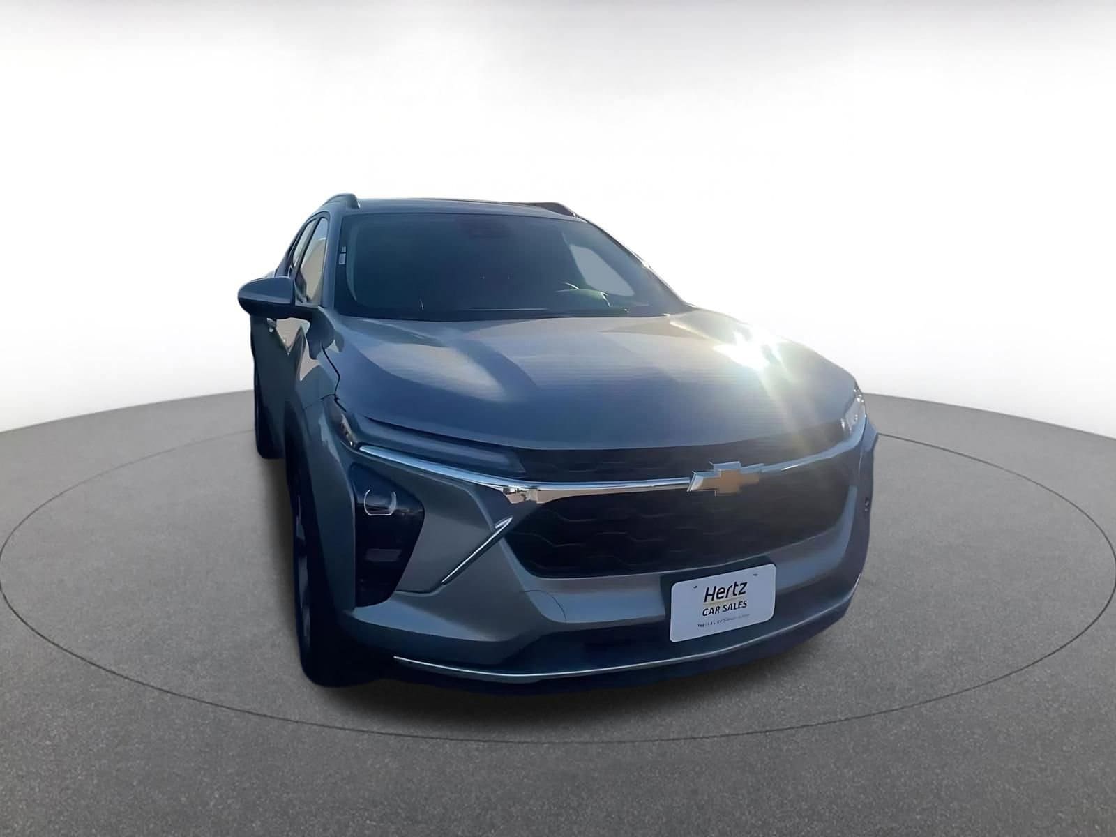 Thumbnail: 2025 Chevrolet Trax - 3