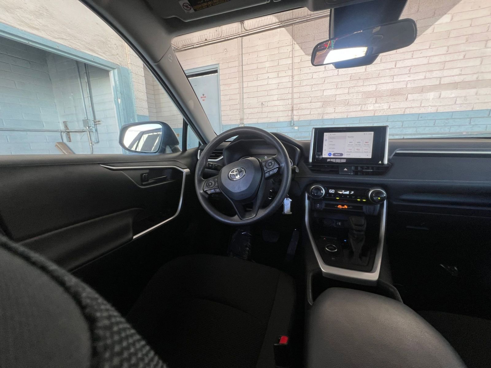 Thumbnail: 2025 Toyota RAV4 - 34