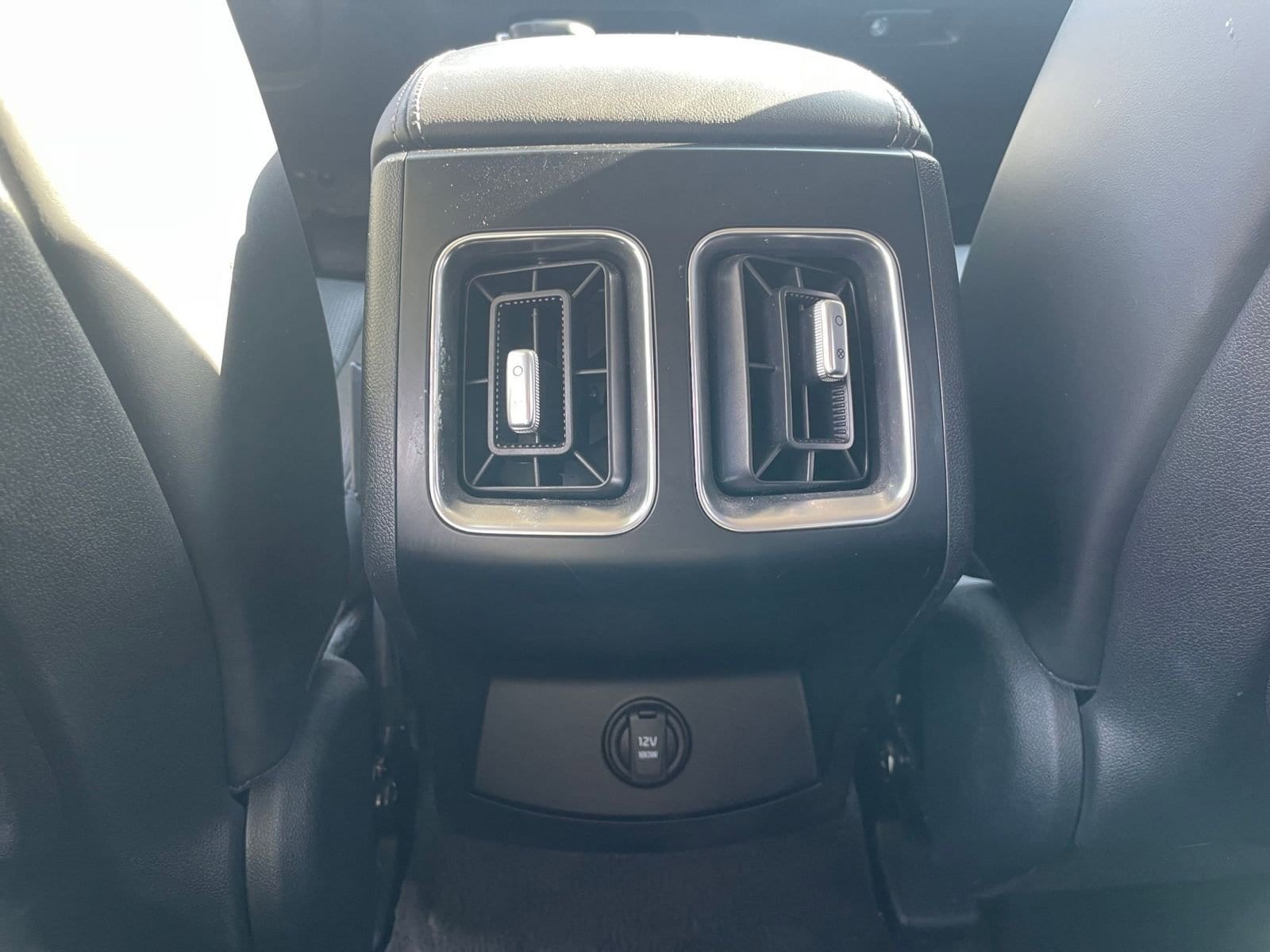 2024 Kia Sorento S 25