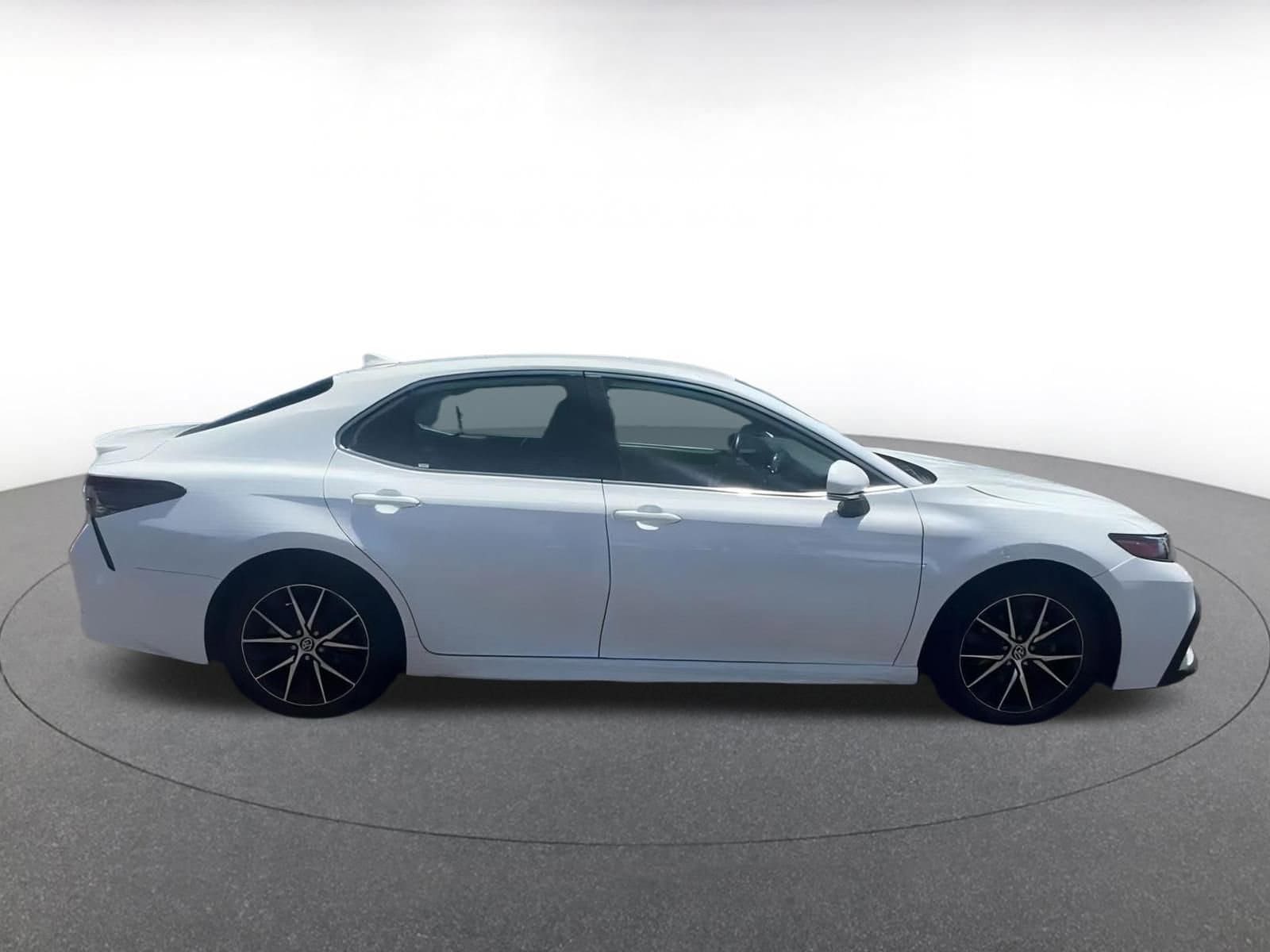 Thumbnail: 2024 Toyota Camry - 16