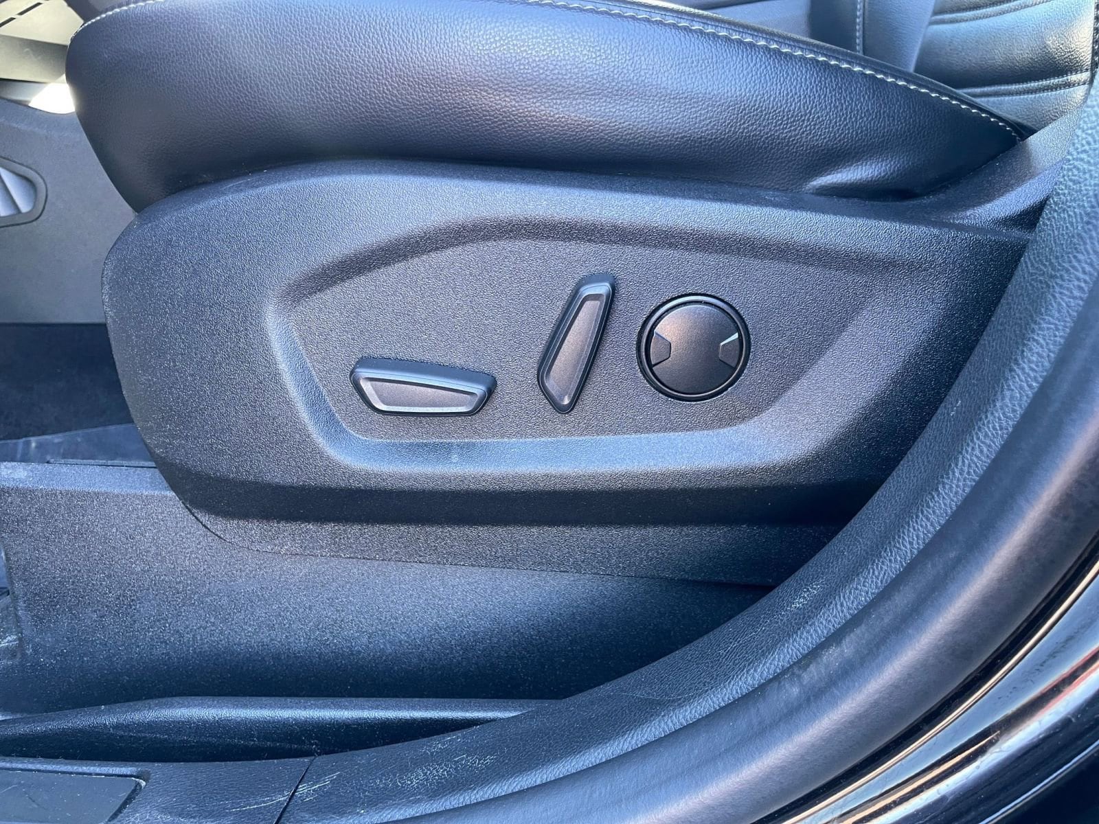 Thumbnail: 2023 Ford Edge - 23