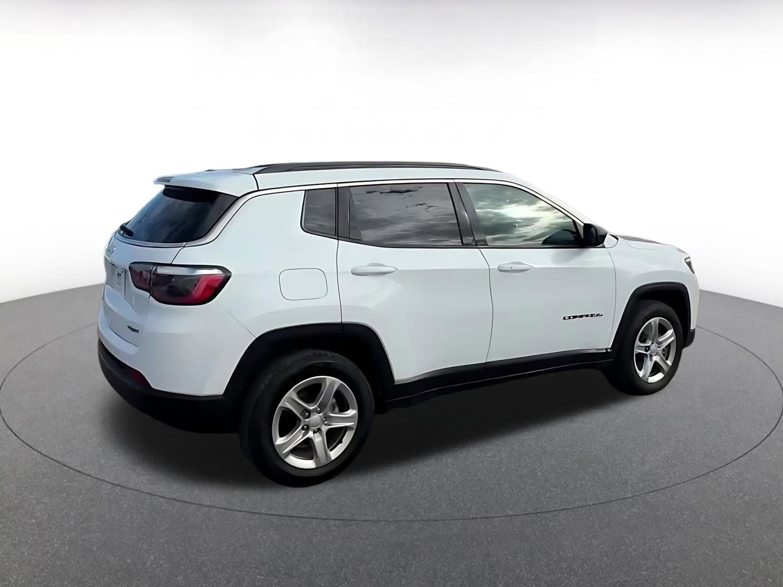 Thumbnail: 2023 Jeep Compass - 15