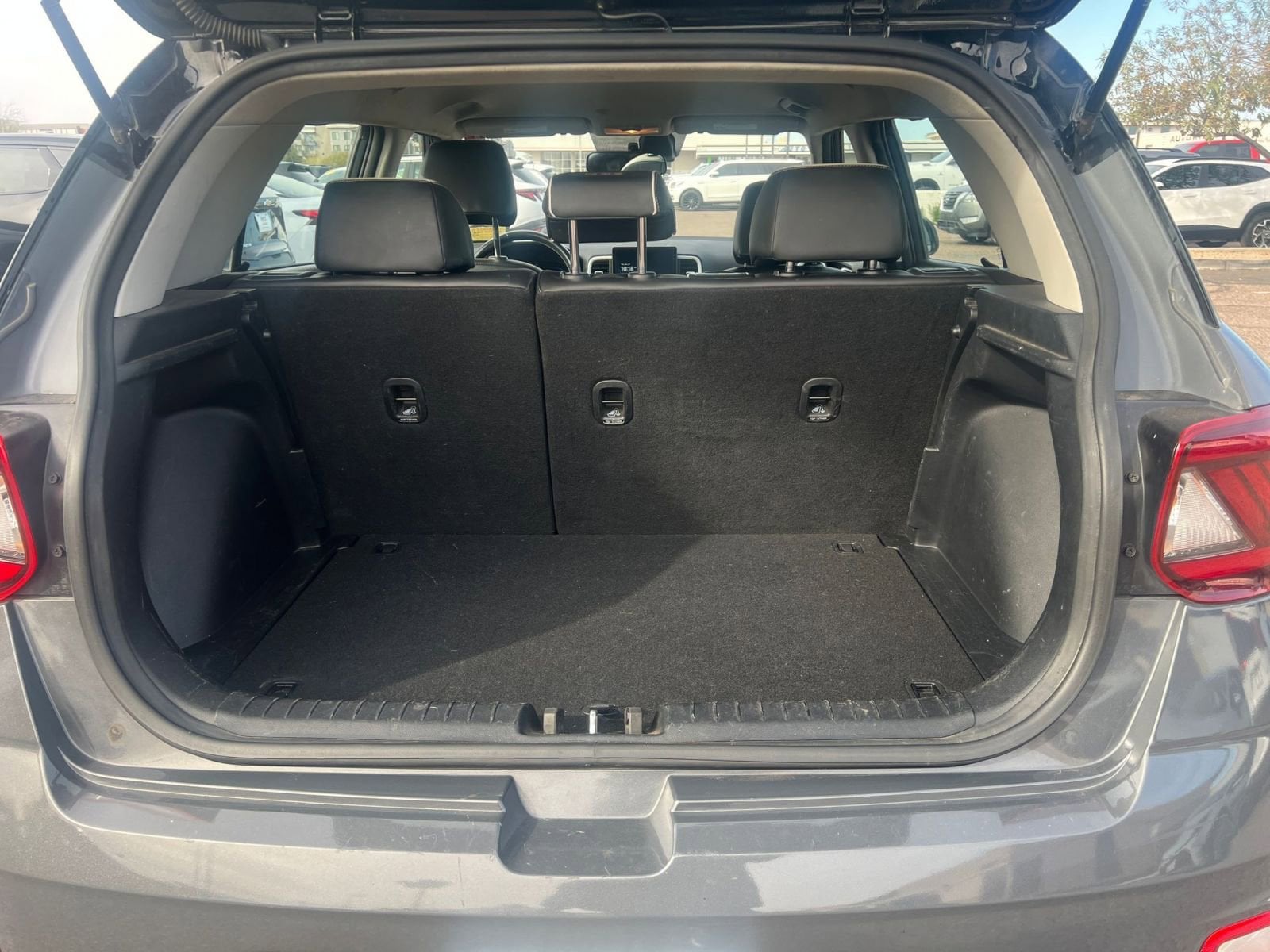 Thumbnail: 2023 Hyundai Venue - 32