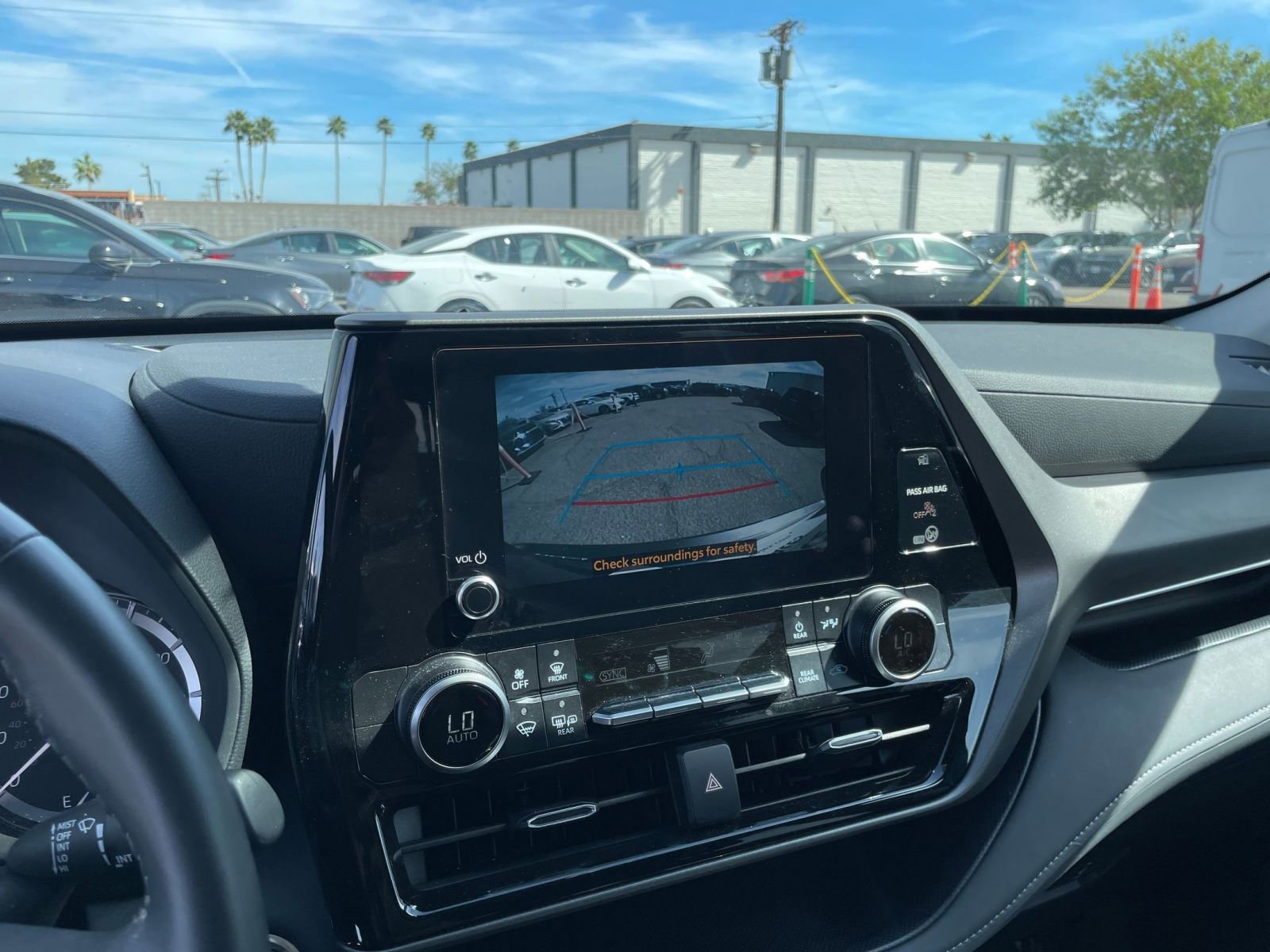 Thumbnail: 2025 Toyota Highlander - 25