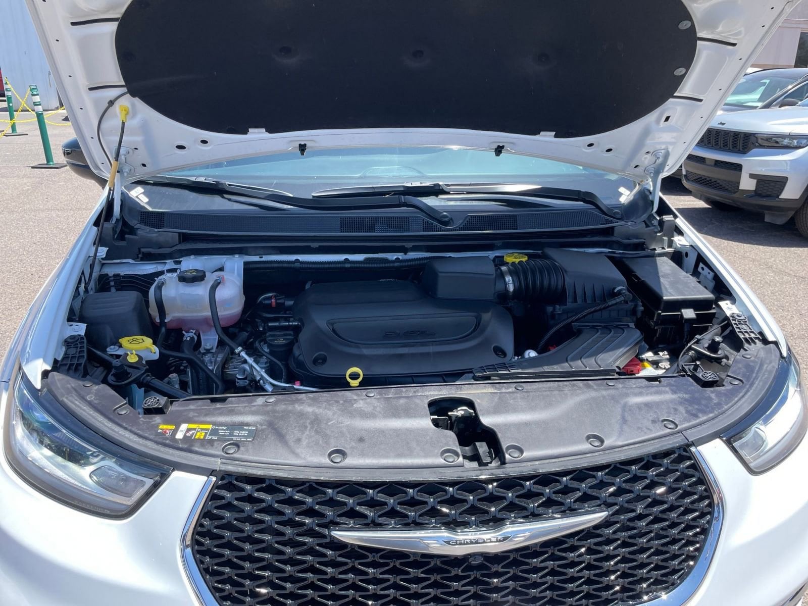 2024 Chrysler Pacifica Touring L 32