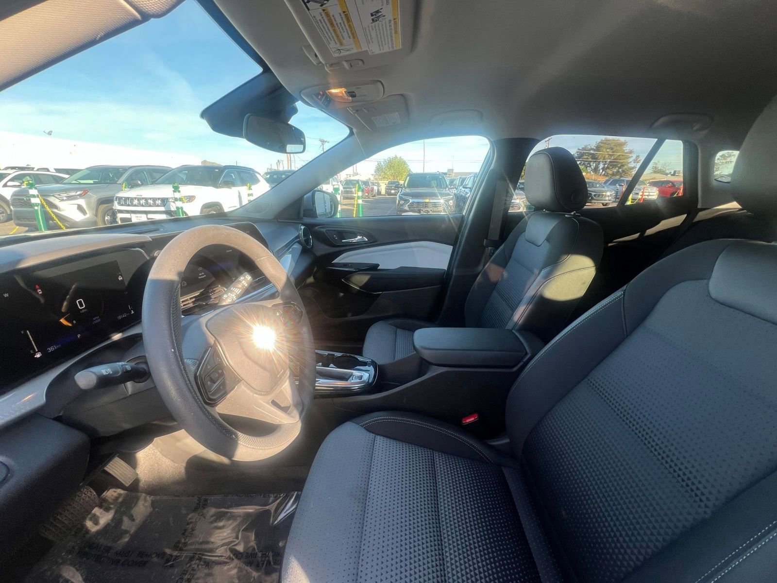 Thumbnail: 2025 Chevrolet Trax - 27