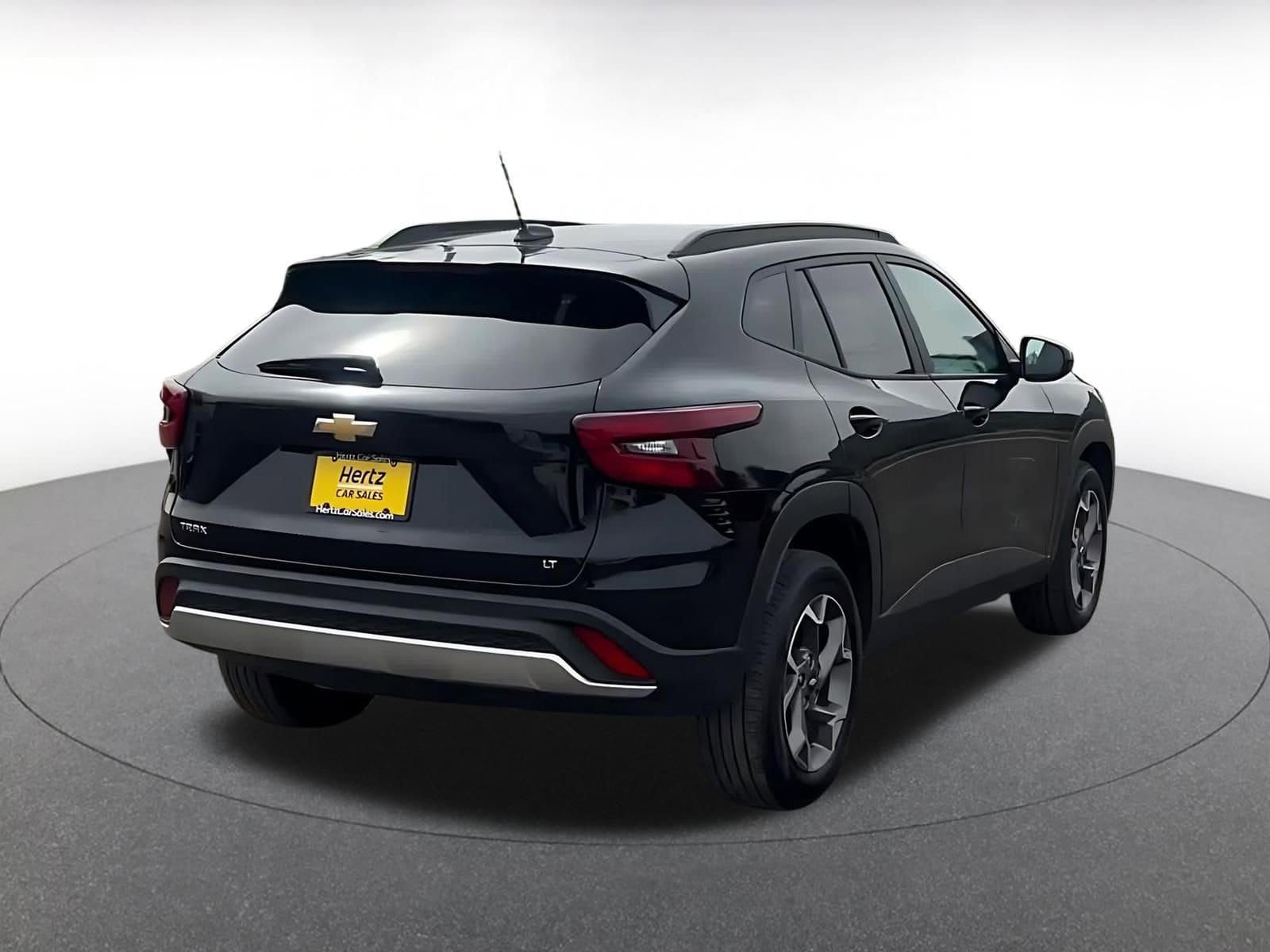 Thumbnail: 2025 Chevrolet Trax - 14
