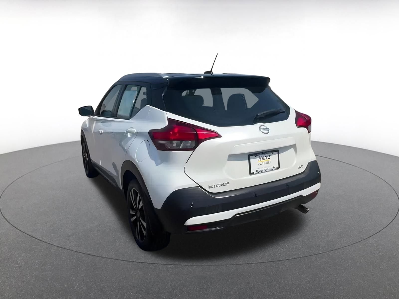 Thumbnail: 2020 Nissan Kicks - 11