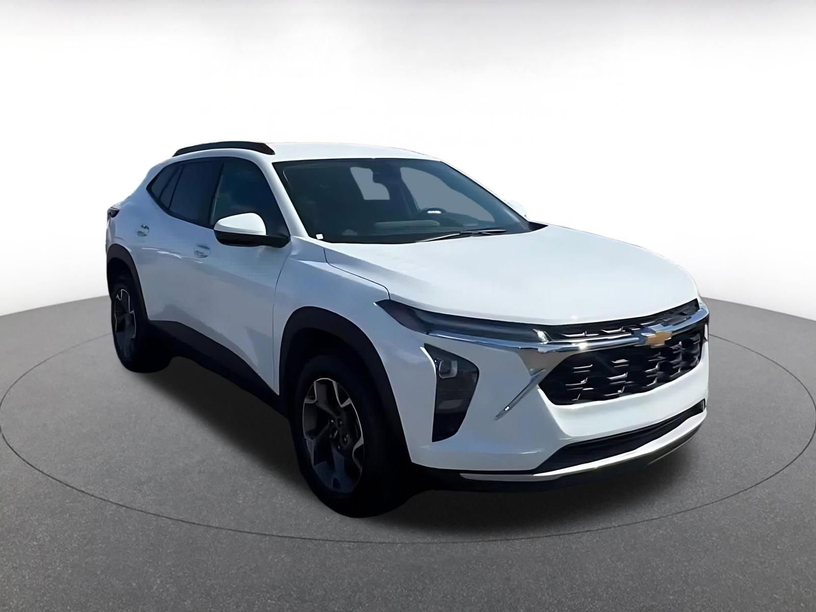 Thumbnail: 2025 Chevrolet Trax - 3