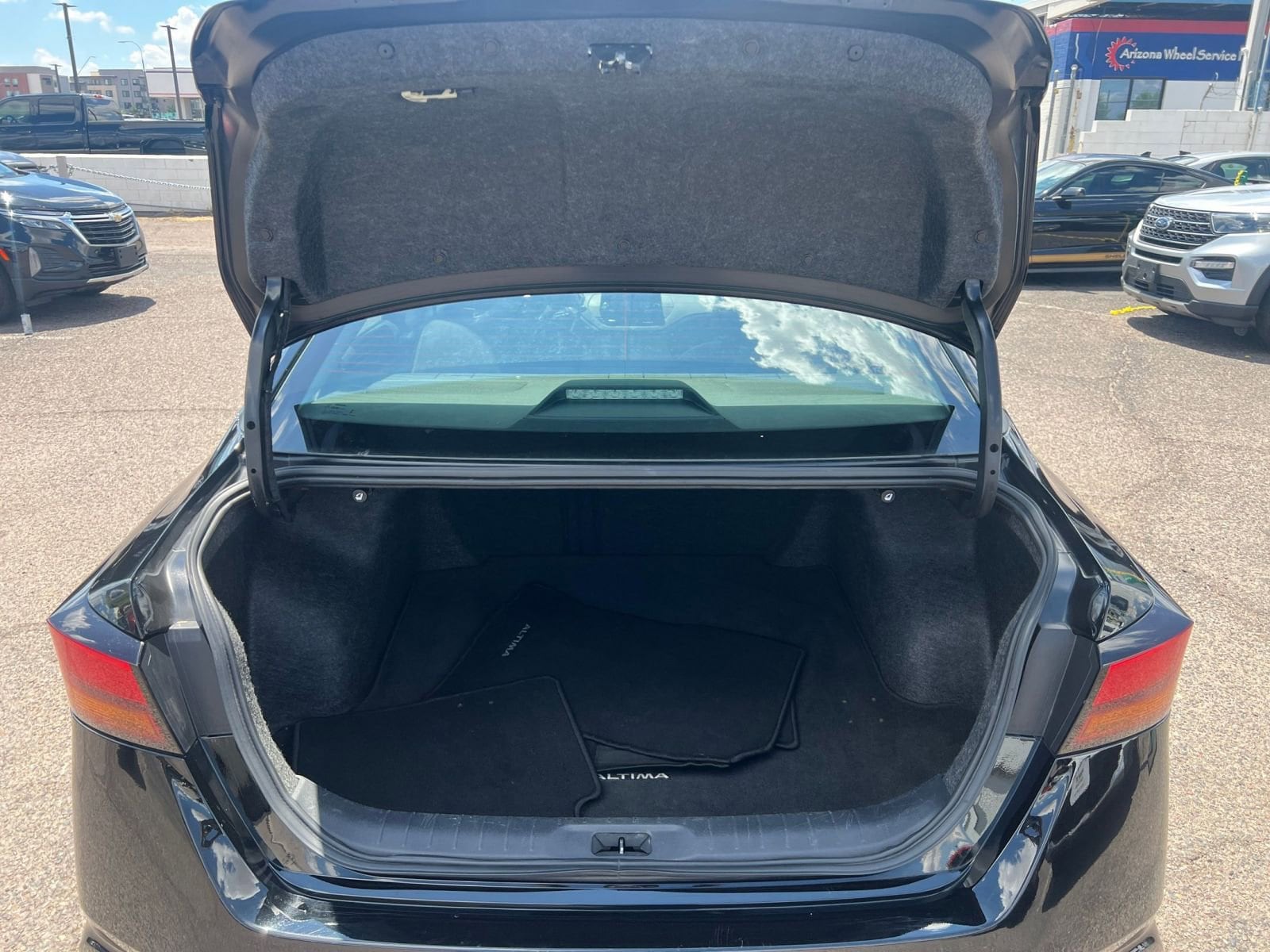 Thumbnail: 2024 Nissan Altima - 31