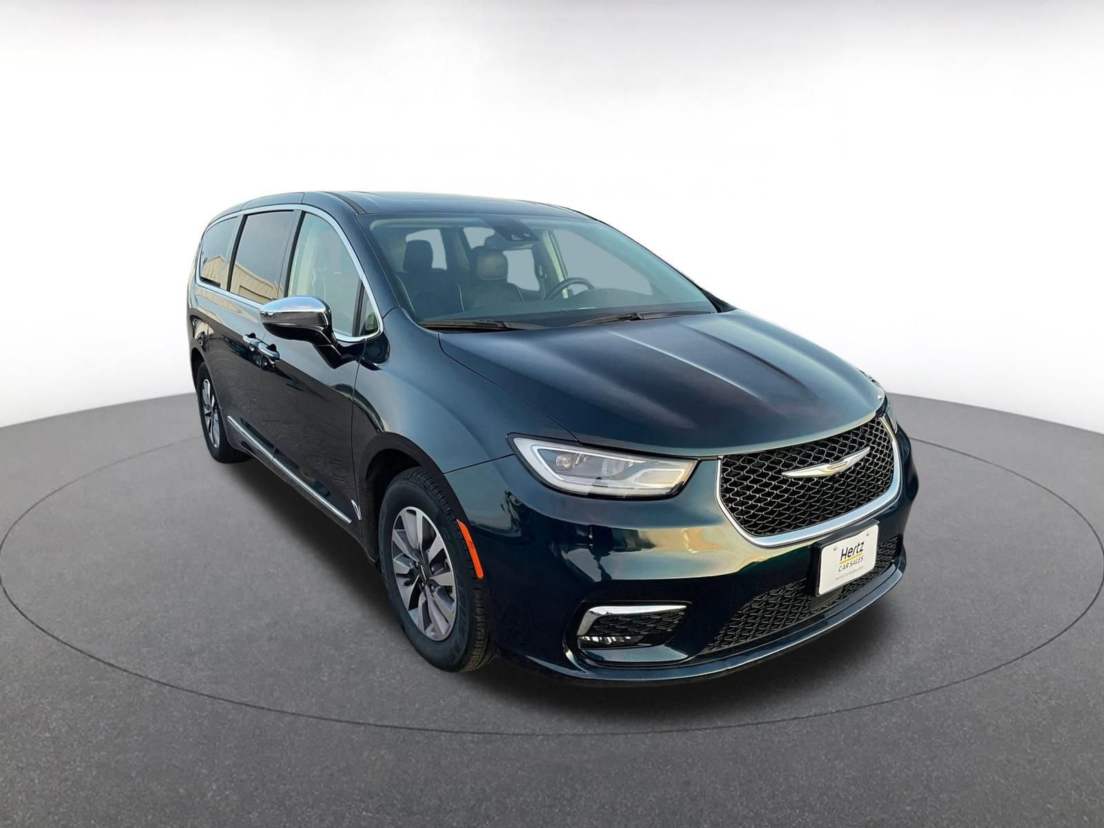 Thumbnail: 2023 Chrysler Pacifica - 1