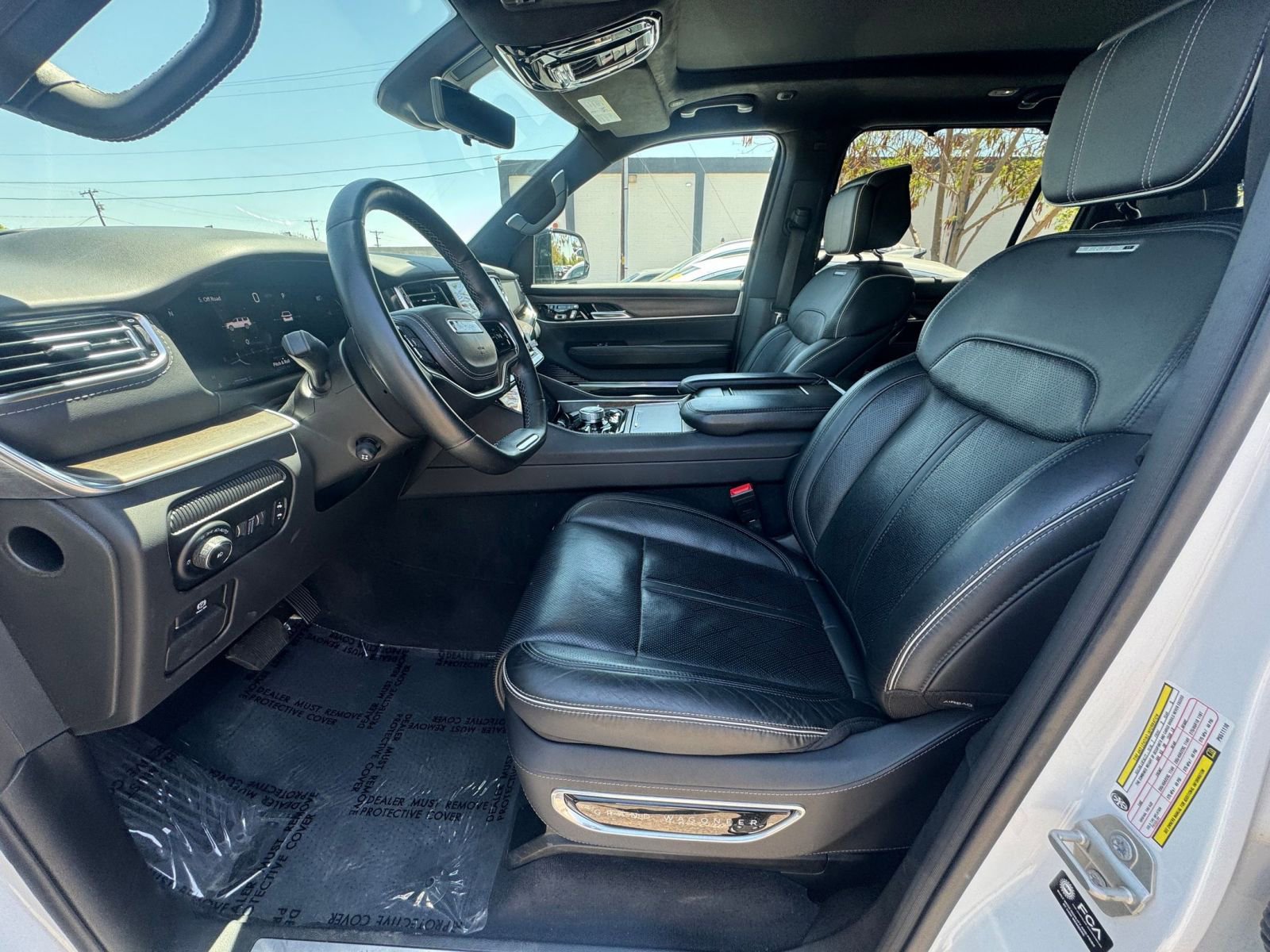 Thumbnail: 2023 Jeep Grand Wagoneer - 26